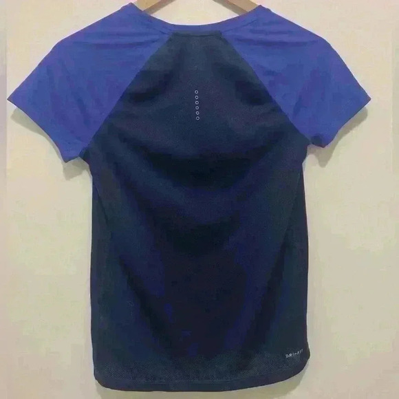 Nike Dri-FIT Miler Running T-Shirt, Women’s Small, Two Tone Violet and Navy Blue - Picture 2 of 8
